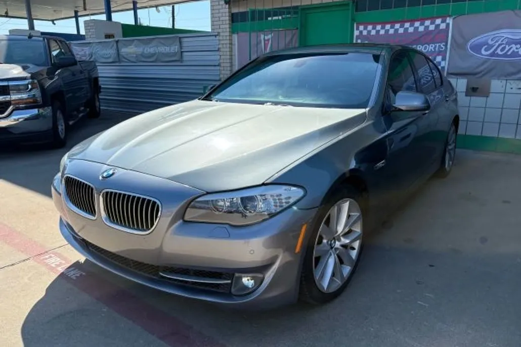 2011 Bmw 535i 5-Series photo 1