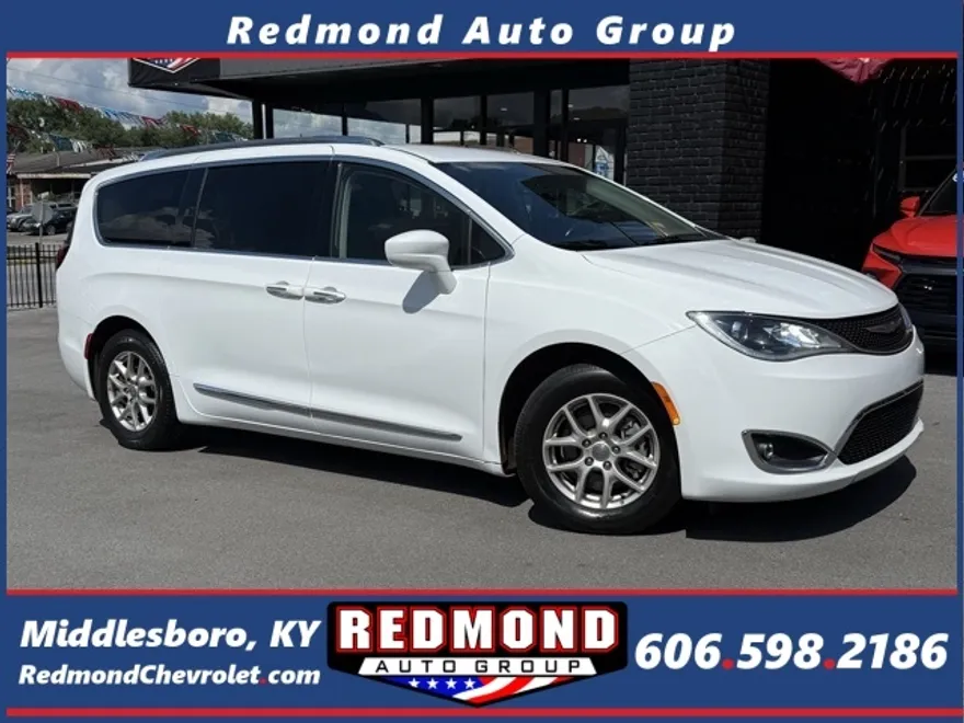 2020 Chrysler Pacifica Touring L photo 1