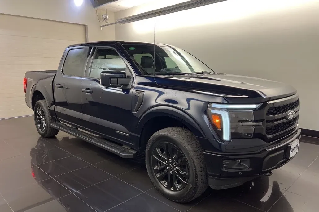 2025 Ford F-150 Lariat photo 1