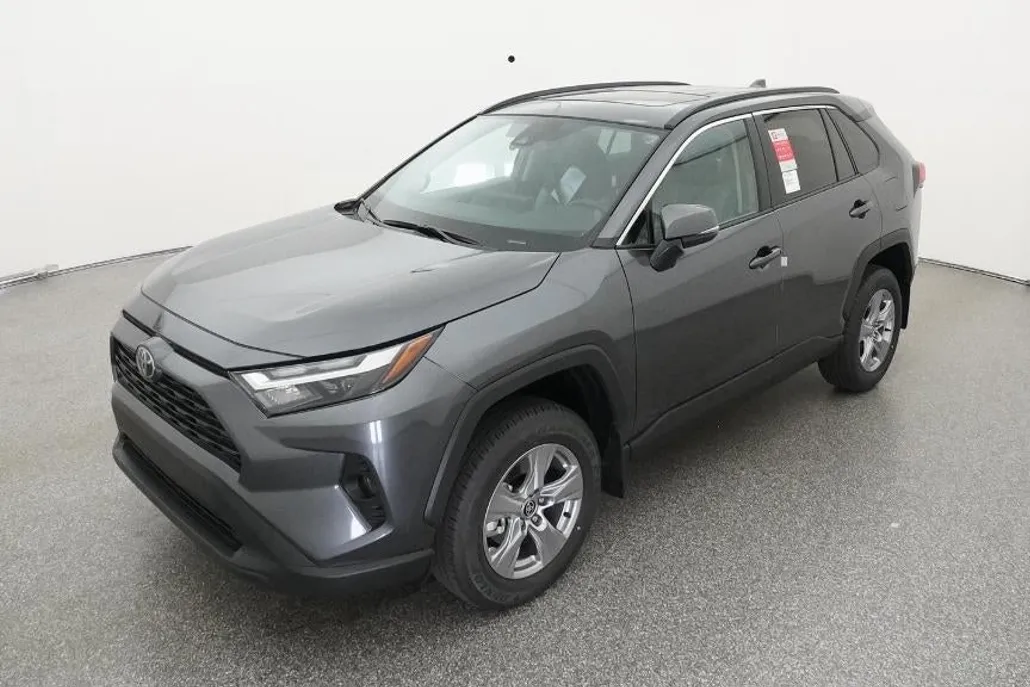 2025 Toyota RAV4 XLE photo 1