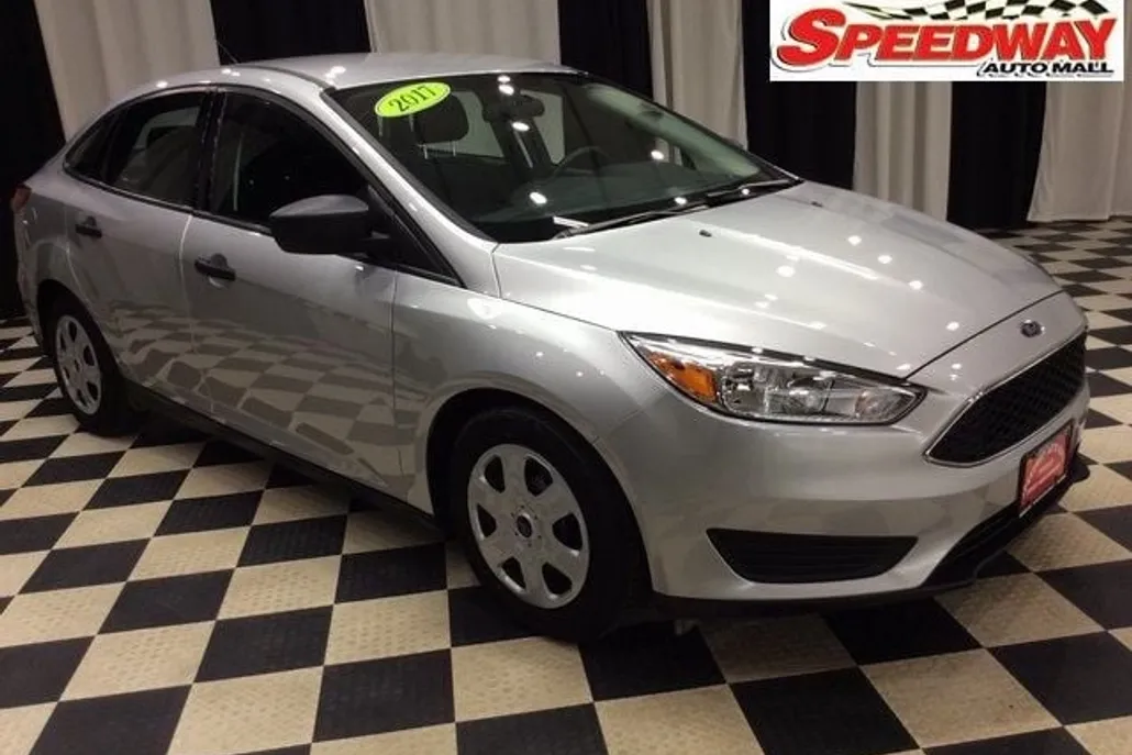 2017 Ford Focus Sedan photo 1