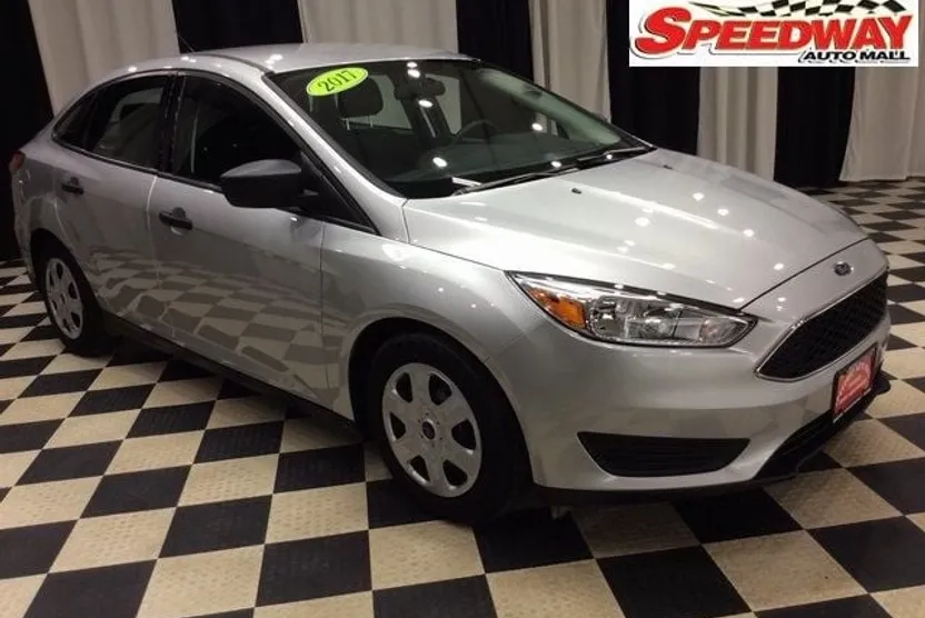 2017 Ford Focus Sedan photo 1