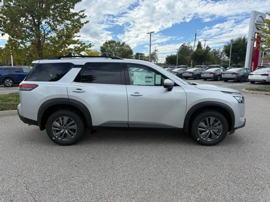 2025 Nissan Pathfinder SV photo 1