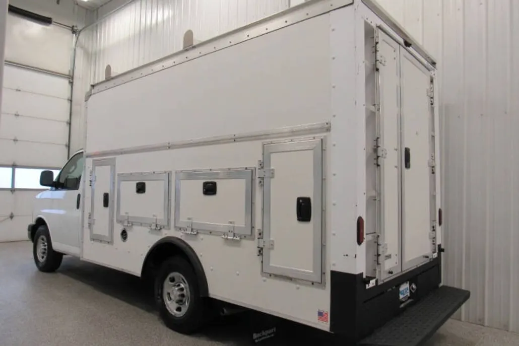 2019 Chevrolet Express 3500 Cutaway photo 1