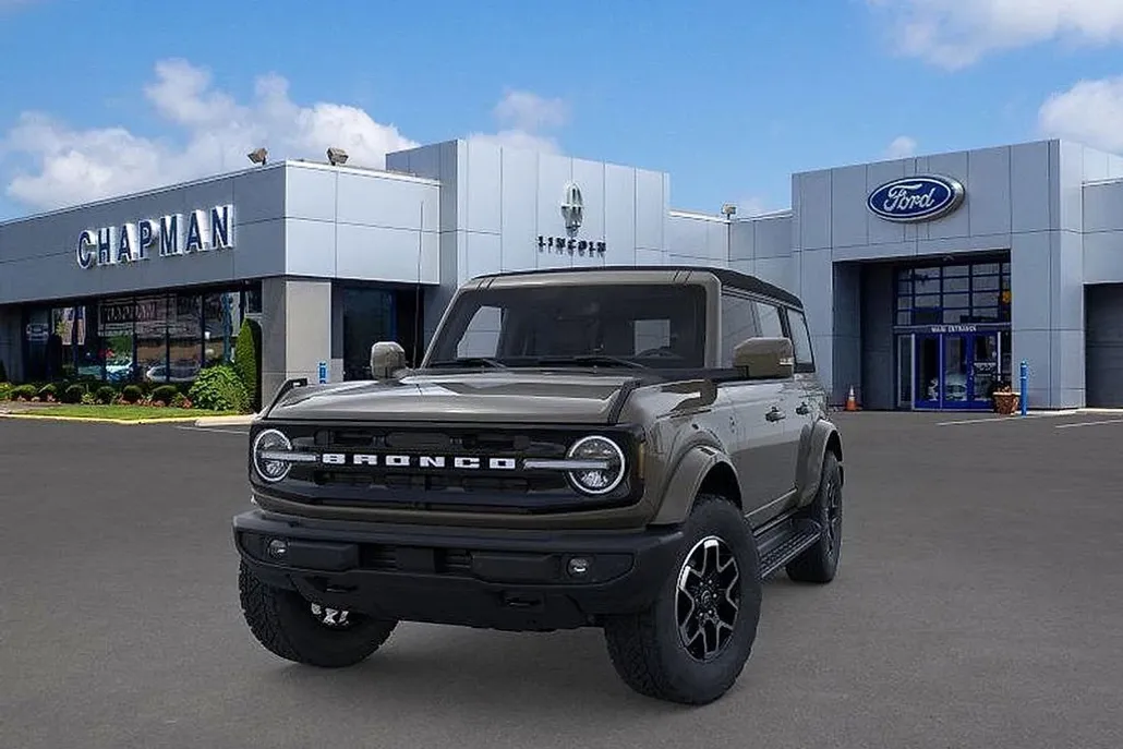 2025 Ford Bronco Outer Banks photo 1