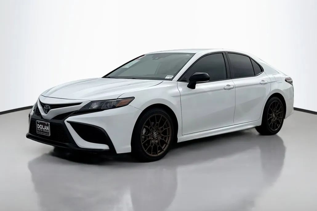 2023 Toyota Camry SE photo 1