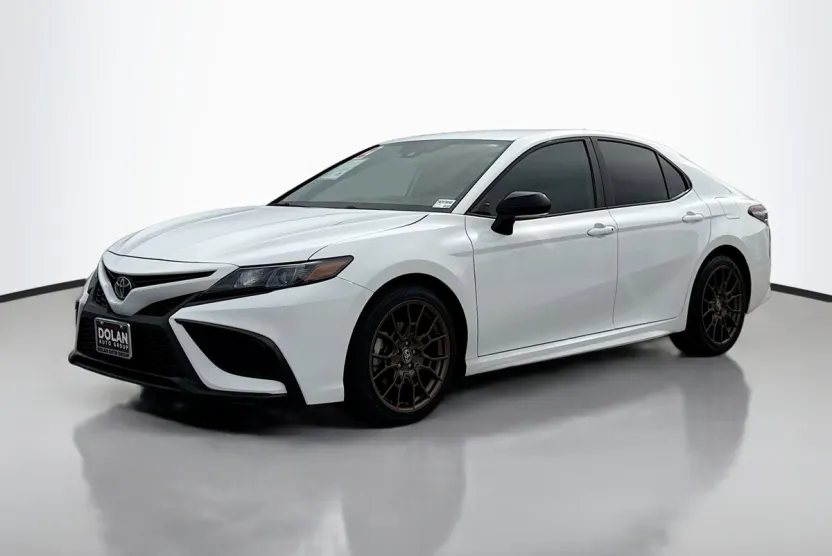 2023 Toyota Camry SE photo 1