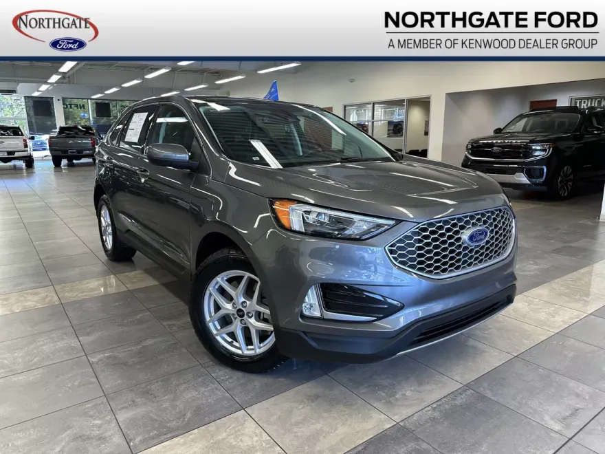 2023 Ford Edge SEL photo 1