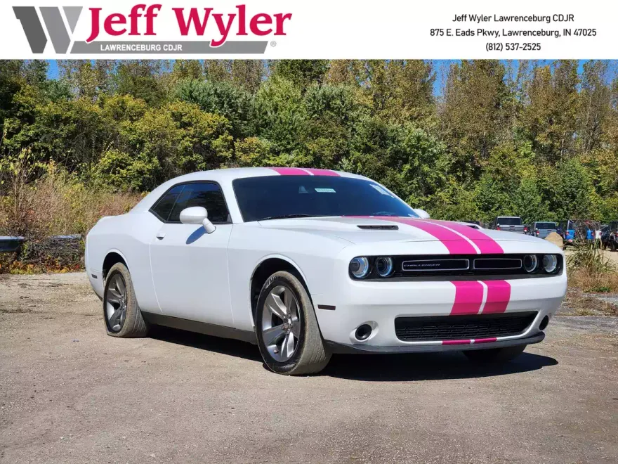 2019 Dodge Challenger SXT photo 1