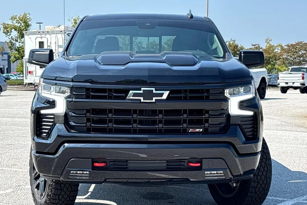 2025 Chevrolet Silverado 1500 LT Trail Boss photo 1