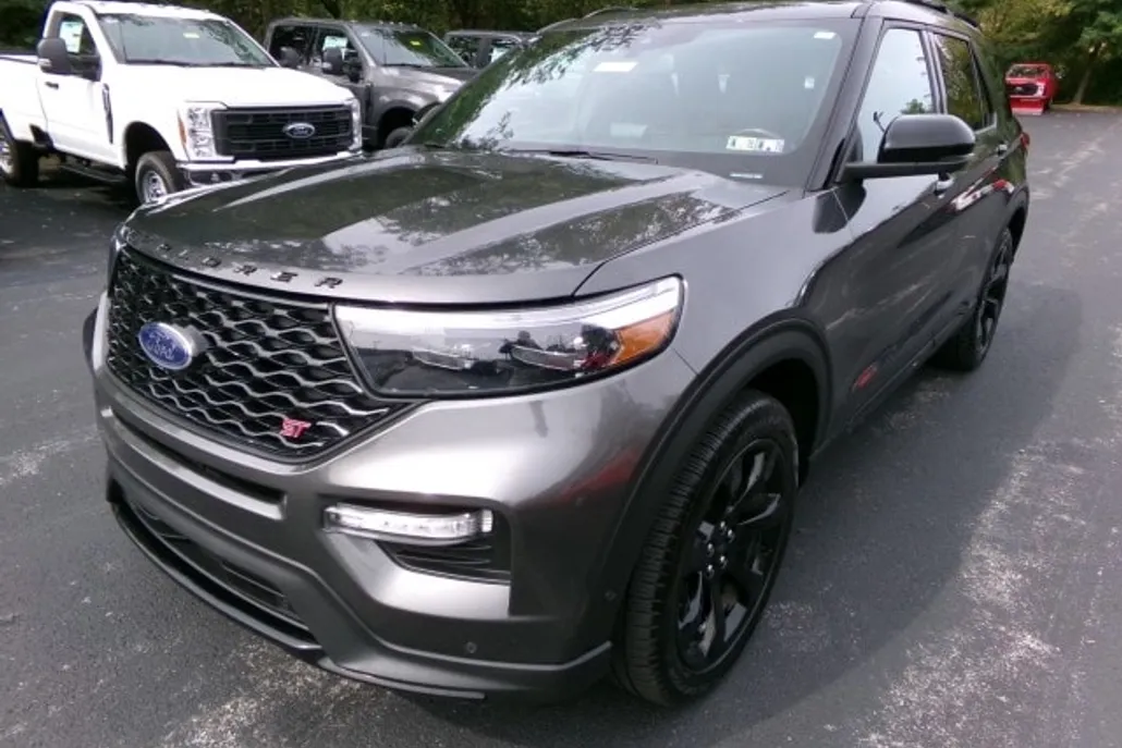 2020 Ford Explorer ST photo 1
