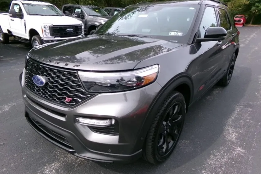2020 Ford Explorer ST photo 1