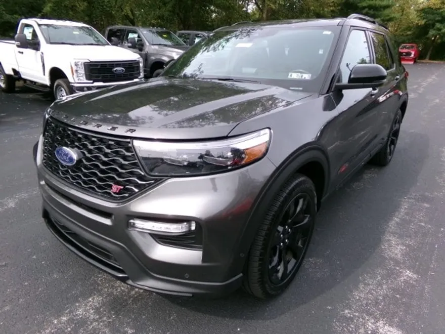 2020 Ford Explorer ST photo 1