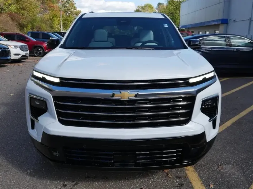 2026 Chevrolet Traverse High Country photo 1
