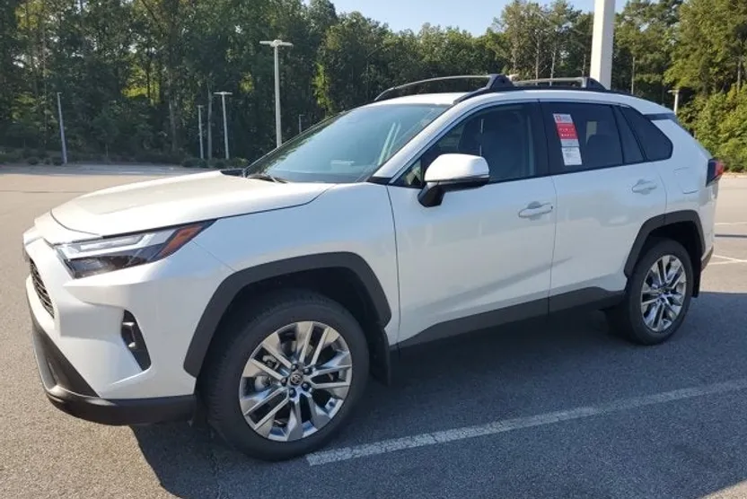2025 Toyota RAV4 XLE Premium photo 1