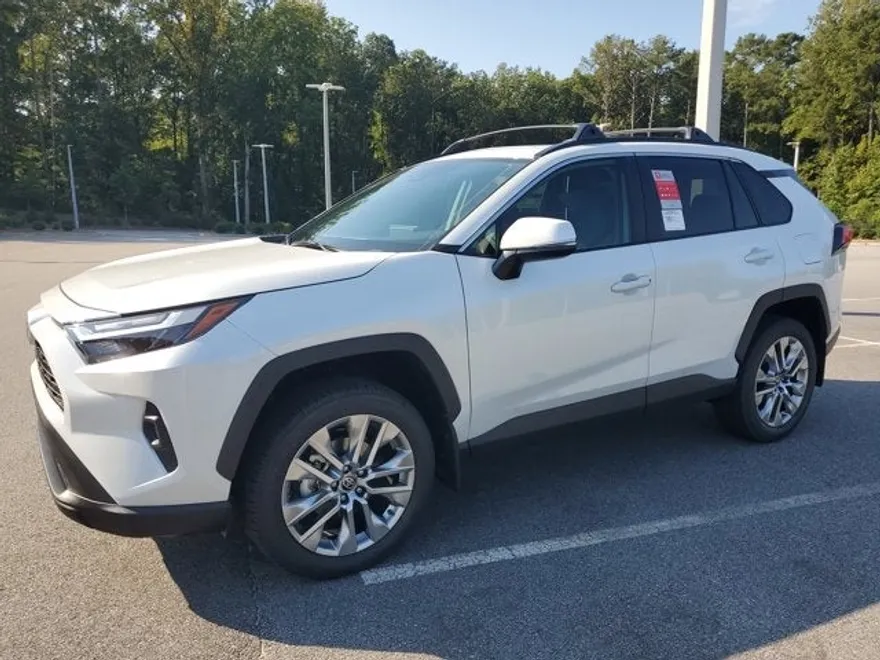 2025 Toyota RAV4 XLE Premium photo 1