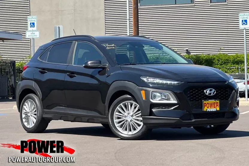 2020 Hyundai Kona SEL photo 1
