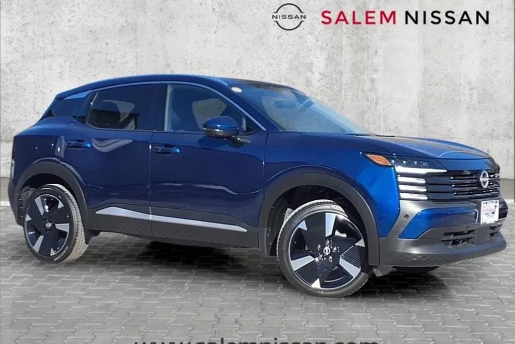 2025 Nissan Kicks SR photo 1