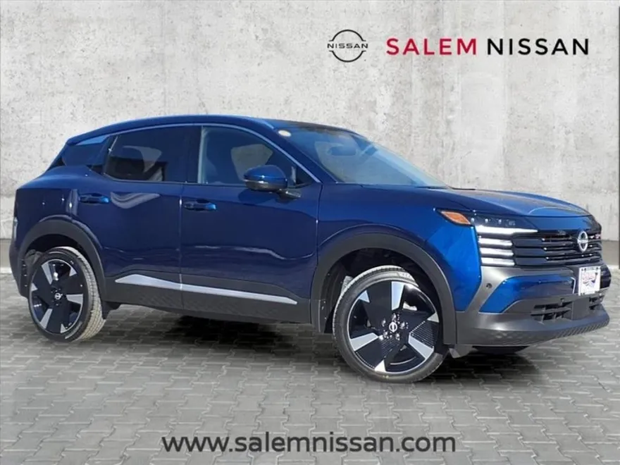 2025 Nissan Kicks SR photo 1