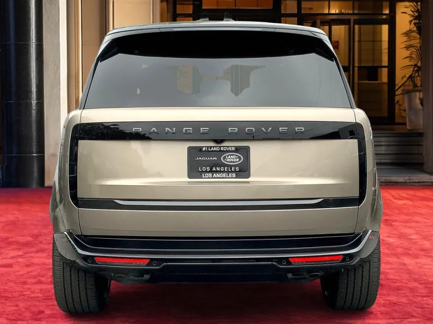 2025 Land Rover Range Rover SE photo 1