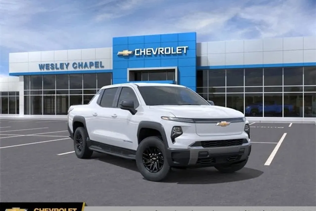 2026 Chevrolet Silverado EV LT photo 1