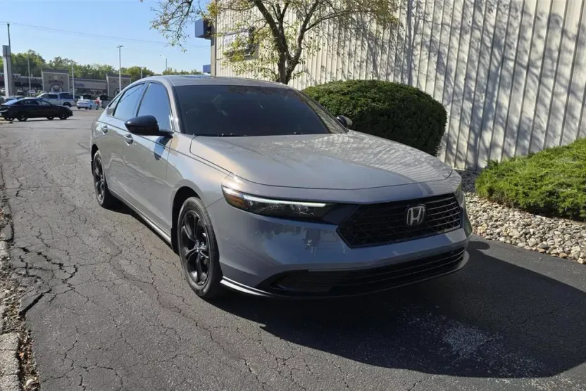 2025 Honda Accord 1.5T SE photo 1