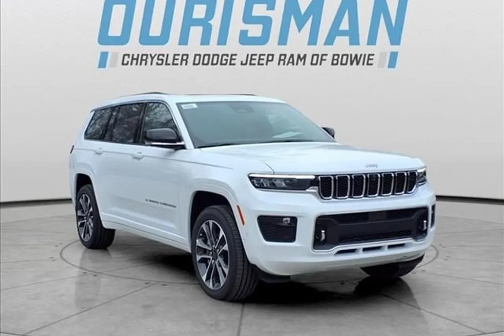 2025 Jeep Grand Cherokee Overland photo 1