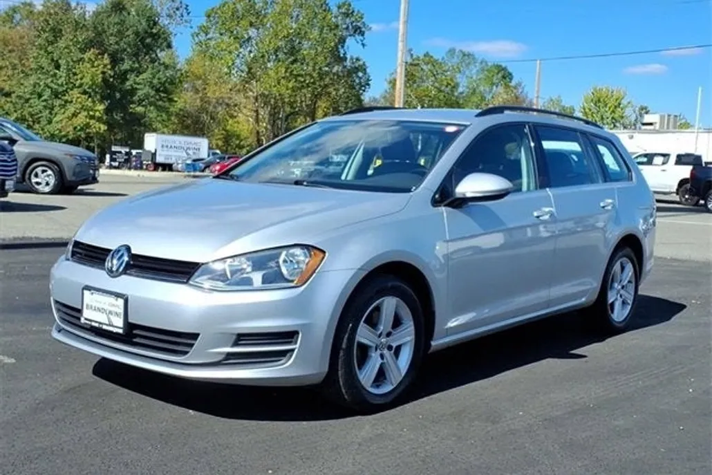 2015 Volkswagen Golf SportWagen TDI S photo 1
