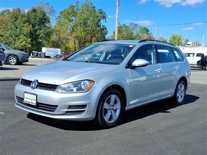 2015 Volkswagen Golf SportWagen TDI S photo 1