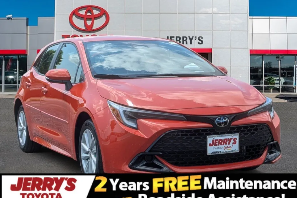 2024 Toyota Corolla SE photo 1