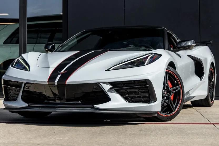 2020 Chevrolet Corvette 2LT photo 1