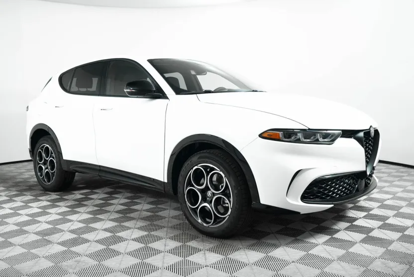 2025 Alfa Romeo Tonale photo 1