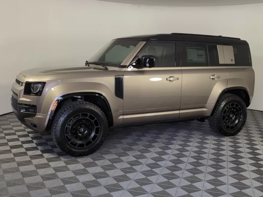 2025 Land Rover Defender 110 photo 1