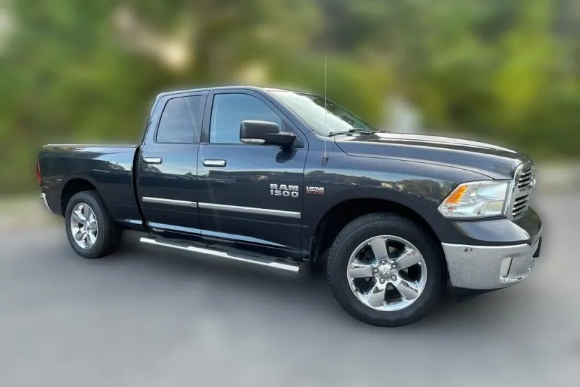 2014 Ram 1500 SLT photo 1