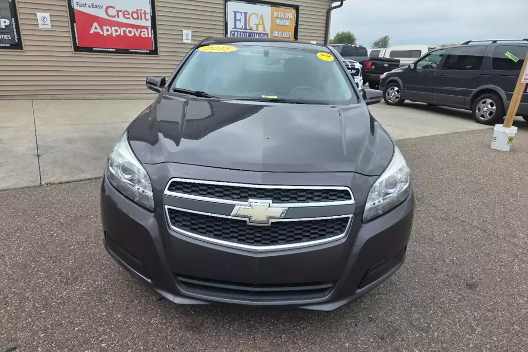 2013 Chevrolet Malibu 1LT photo 1