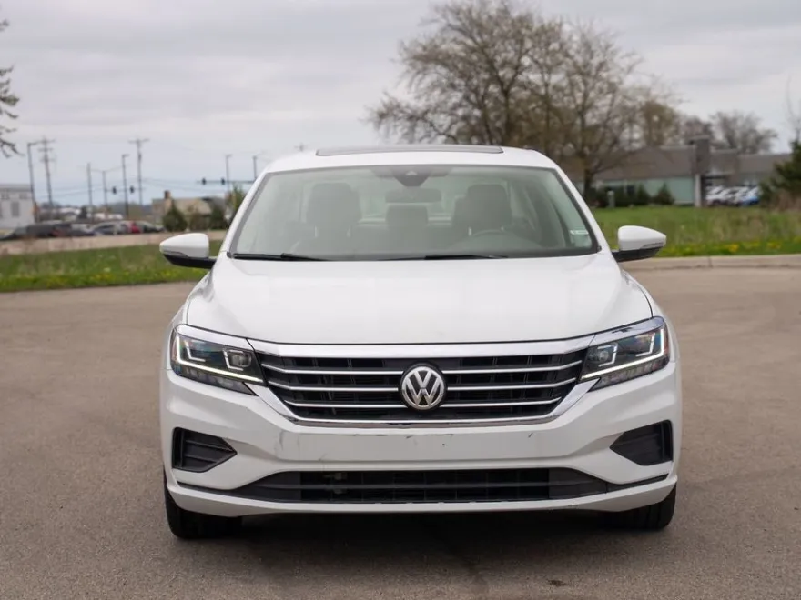 2021 Volkswagen Passat 2.0T SE photo 1