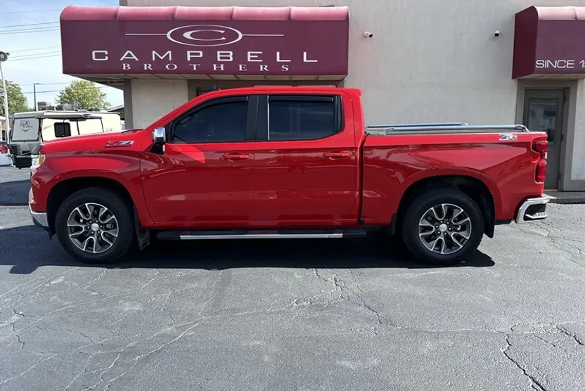 2024 Chevrolet Silverado 1500 LT photo 1
