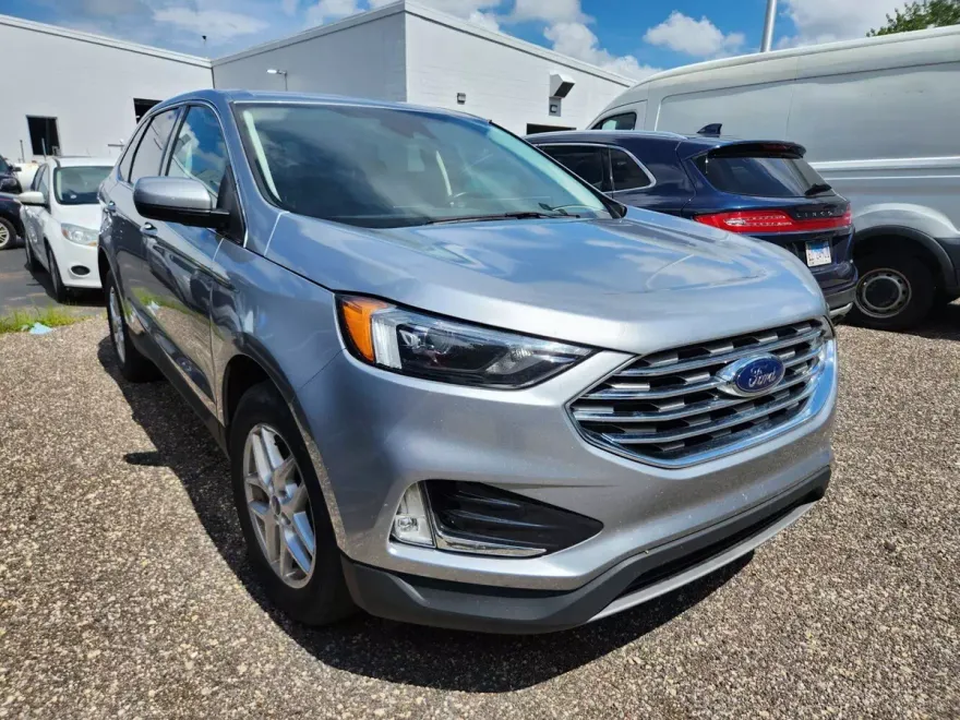 2022 Ford Edge SEL photo 1