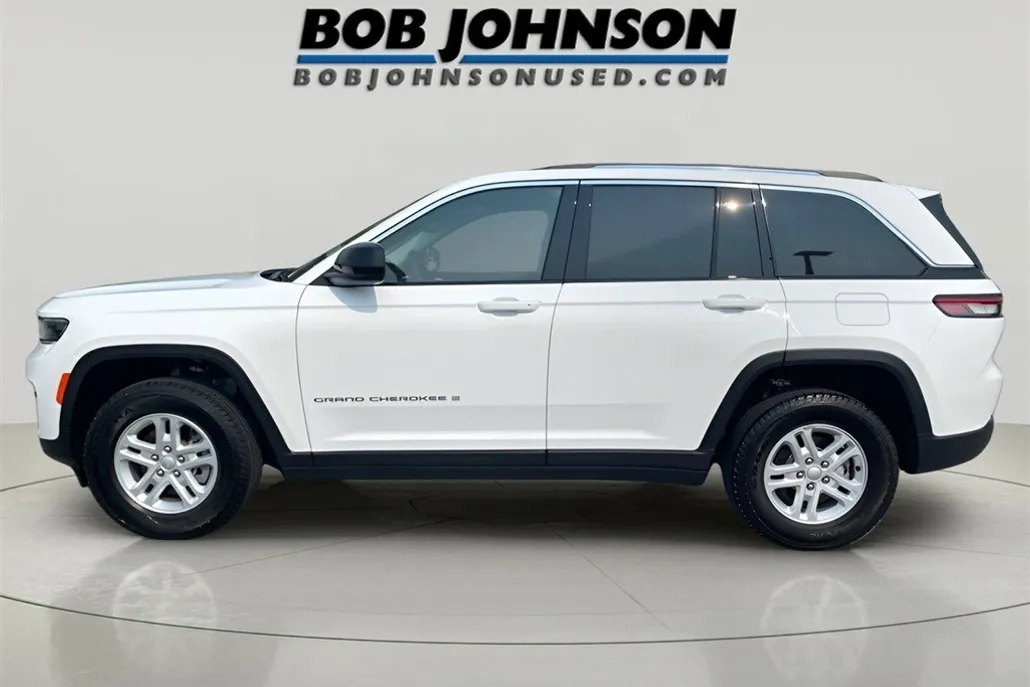 2023 Jeep Grand Cherokee Laredo photo 1