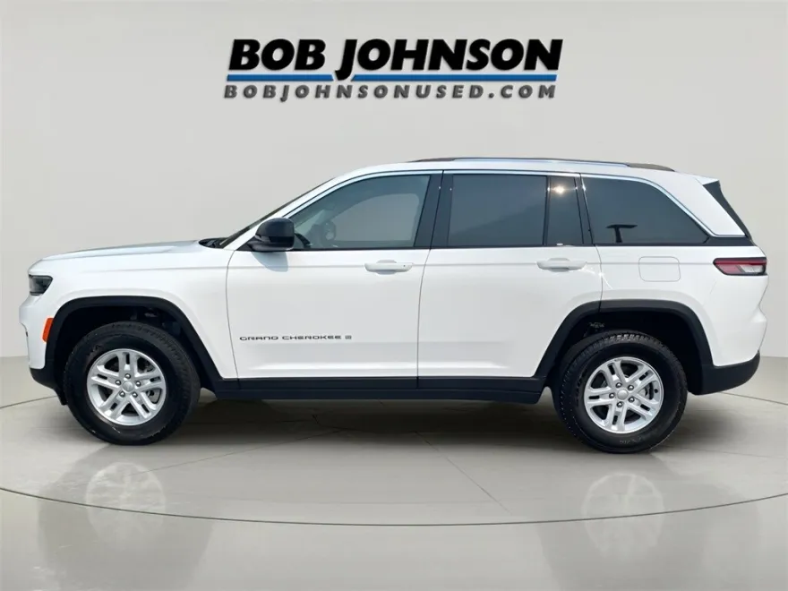 2023 Jeep Grand Cherokee Laredo photo 1