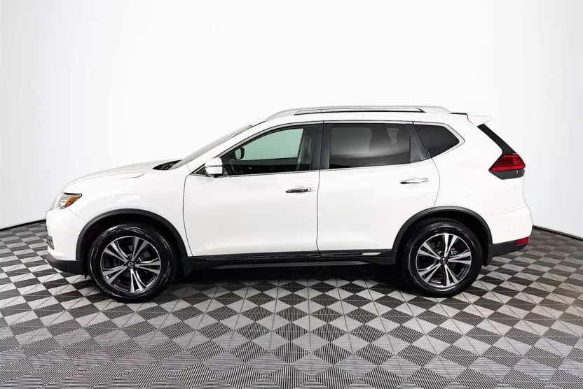 2017 Nissan Rogue SL photo 1