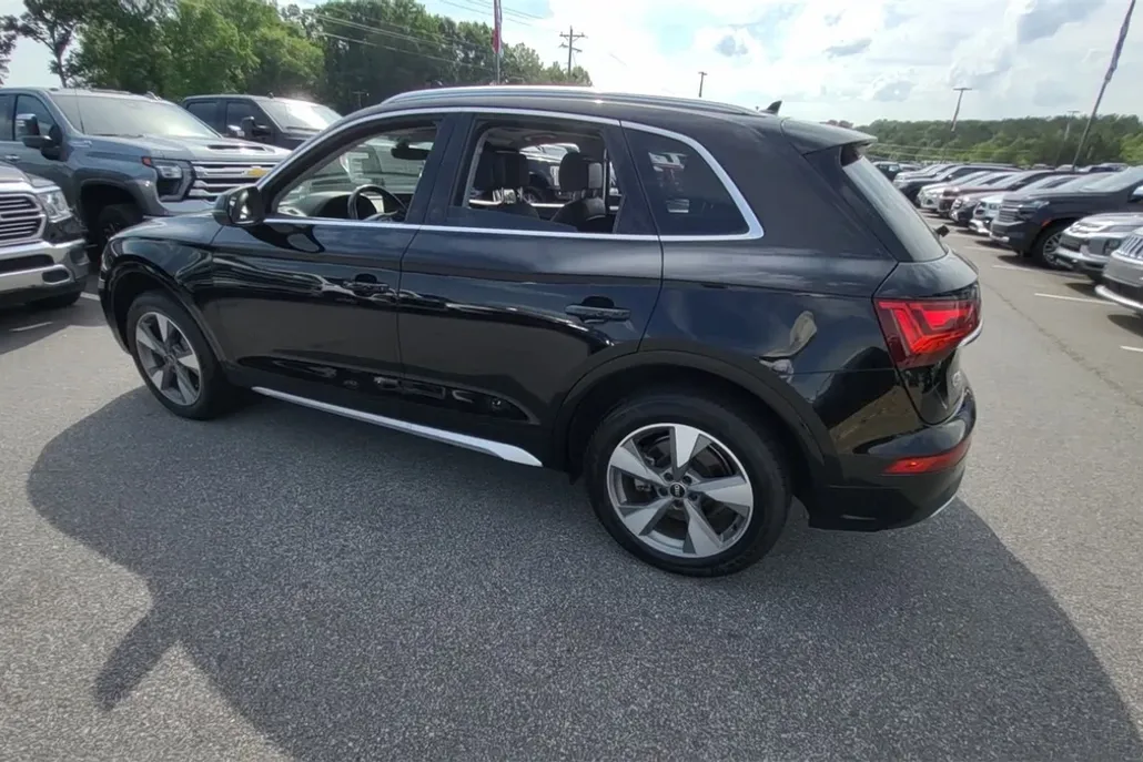 2023 Audi Q5 40 Premium photo 1