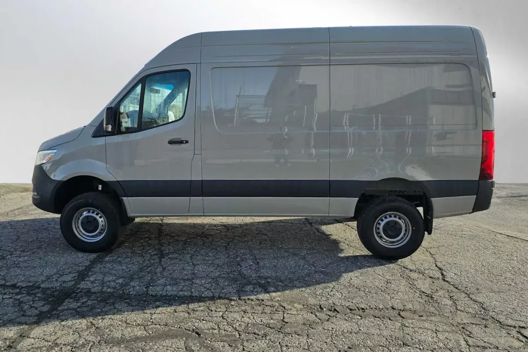 2025 Mercedes Benz Sprinter 2500 Standard Roof photo 1