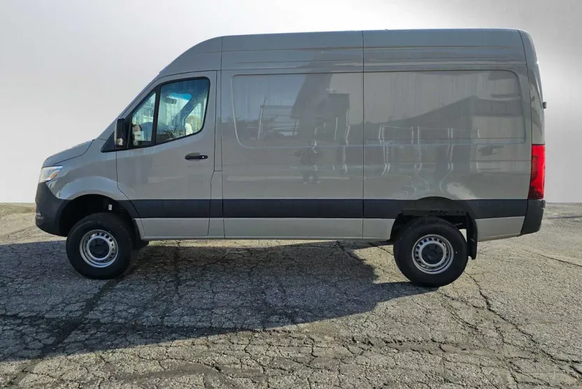 2025 Mercedes Benz Sprinter 2500 Standard Roof photo 1