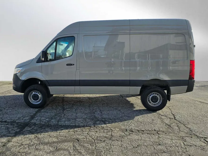 2025 Mercedes Benz Sprinter 2500 Standard Roof photo 1
