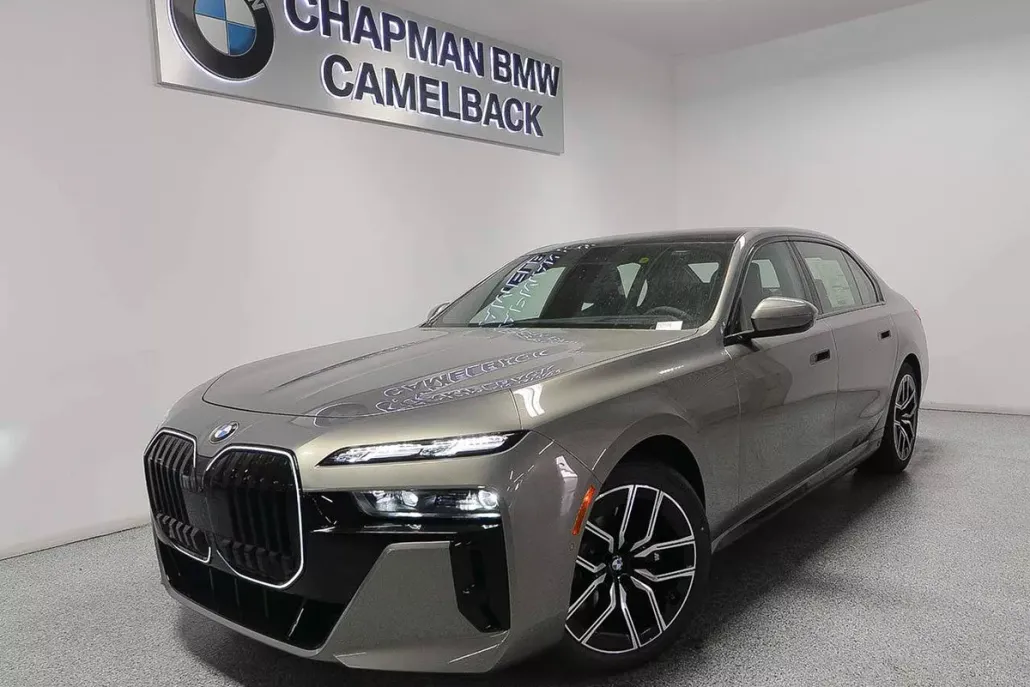 2025 Bmw 740i photo 1