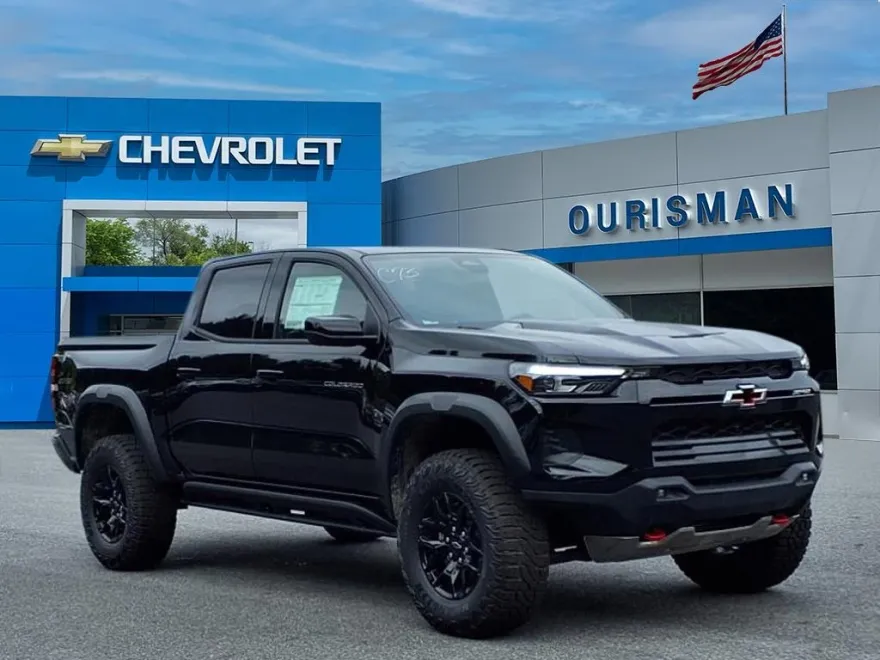 2025 Chevrolet Colorado ZR2 photo 1