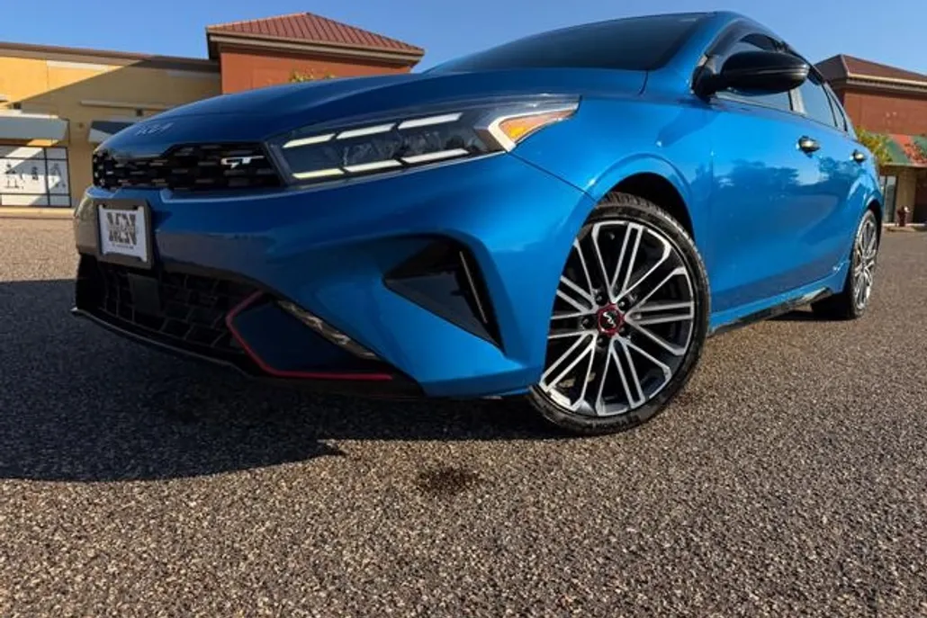 2023 Kia Forte GT photo 1