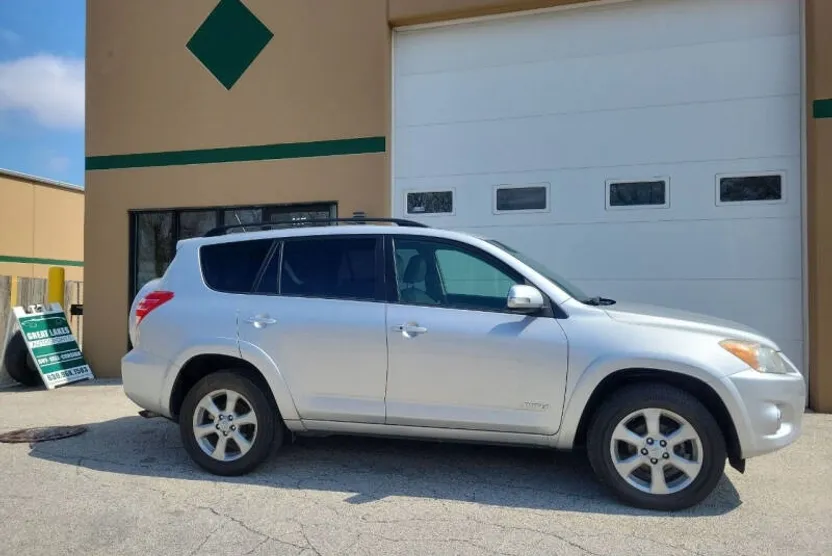 2010 Toyota RAV4 Limited photo 1