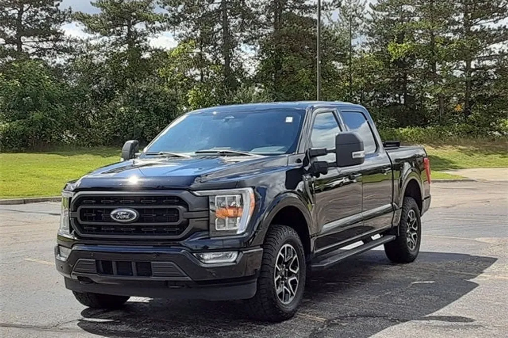 2023 Ford F-150 XLT photo 1